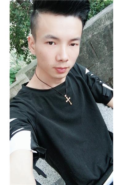 张灯梦花花自开
敏思孤君雁归来
爱亦情城独徘徊
你心若在我定爱